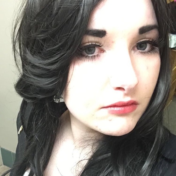 Meet Ashley and Welcome to my Closet! - Picture 7 of 10